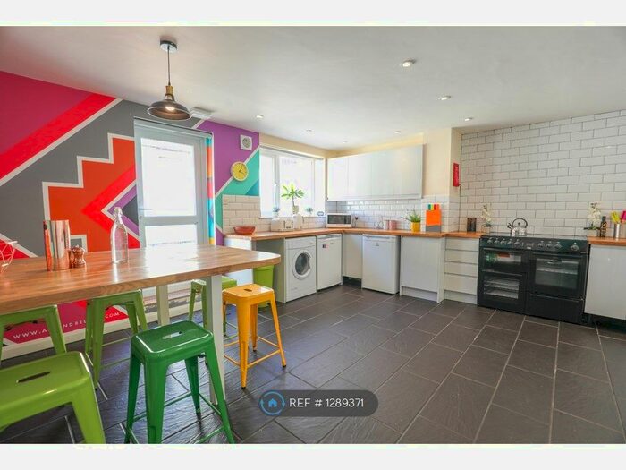 9 Bedroom Semi-Detached House To Rent In Hawkhurst Road, Brighton BN1