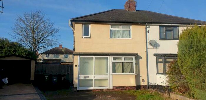 3 Bedroom Semi-Detached House To Rent In Lewis Grove, Wolverhampton, West Midlands, WV11