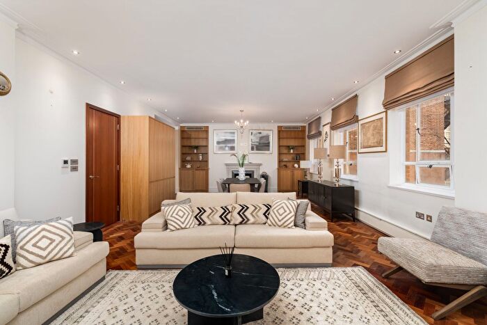 2 Bedroom Flat To Rent In Grosvenor Square, Mayfair, London, W1K