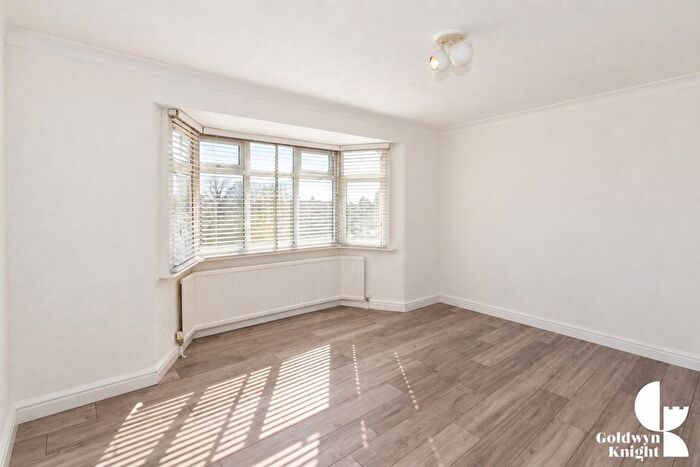 3 Bedroom Detached House To Rent In Colchester Road, Romford, Essex, RM3