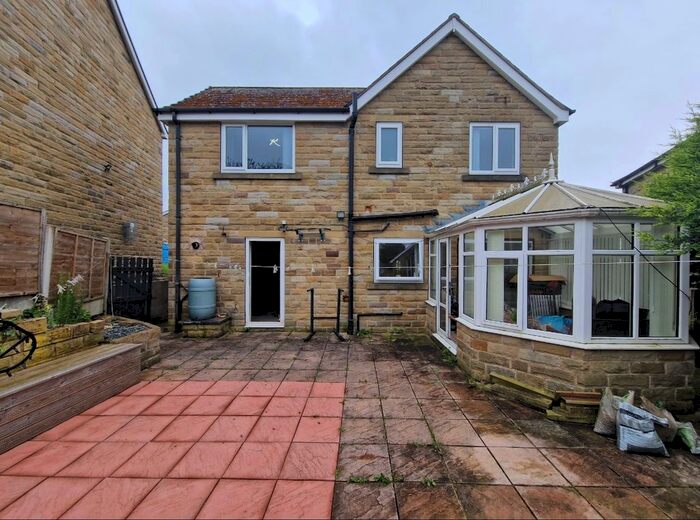 4 Bedroom Detached House To Rent In Ponyfield Close, Birkby, Huddersfield, HD2