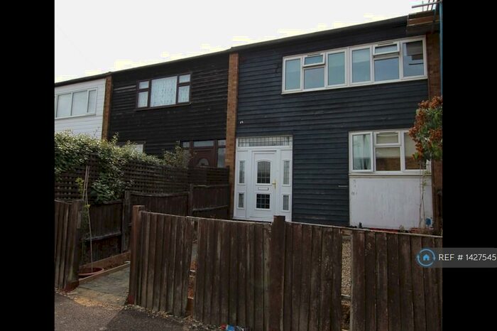 4 Bedroom Terraced House To Rent In Wills Hill, Stanford-Le-Hope, SS17