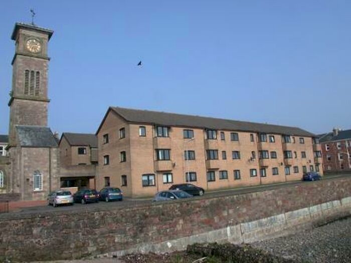 2 Bedroom Flat To Rent In East Clyde Street, Helensburgh, Dunbartonshire, G84