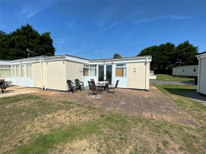3 Bedroom Bungalow For Sale In Carmarthen Bay, Carmarthen, Carmarthenshire, SA17