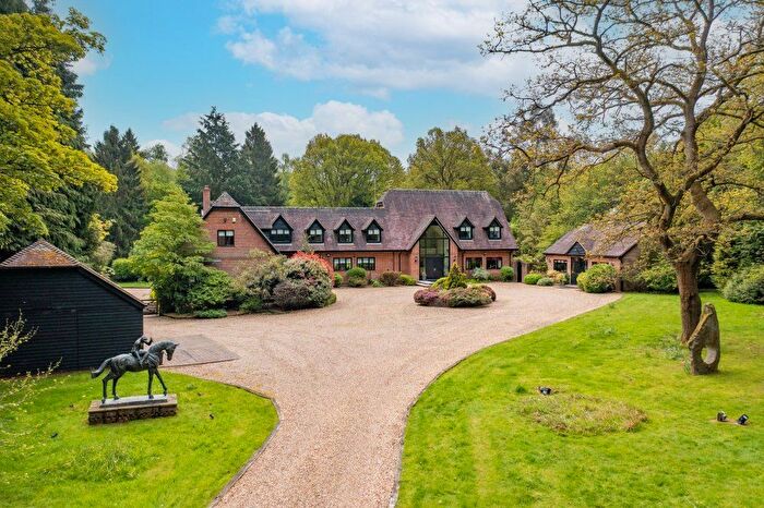 6 Bedroom Detached House For Sale In Cholesbury Road, Wigginton, Tring, Hertfordshire, HP23