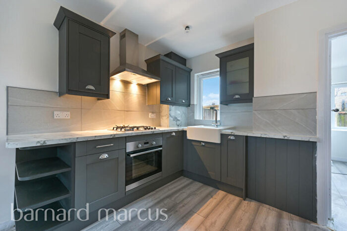 2 Bedroom House To Rent In Scotland Green, Tottenham, N17