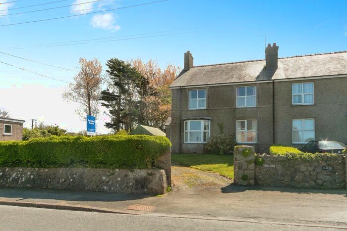 4 Bedroom Semi-Detached House For Sale In Lon Groesffordd, Edern, Pwllheli, Gwynedd, LL53