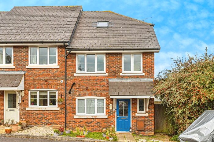 4 Bedroom End Of Terrace House For Sale In Gordon Road, Haywards Heath, RH16