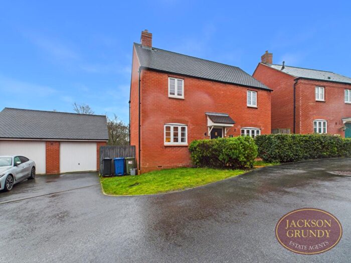 3 Bedroom Detached House For Sale In Quarry View, Roade, NN7