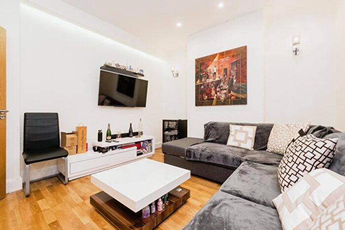 3 Bedroom Terraced House For Sale In Ravenhill Road, London, E13