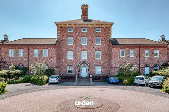 3 Bedroom Flat For Sale In Harrison Close, Powick, WR2