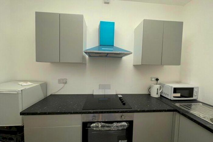 3 Bedroom Flat To Rent In Main Street, Mansfield, NG20