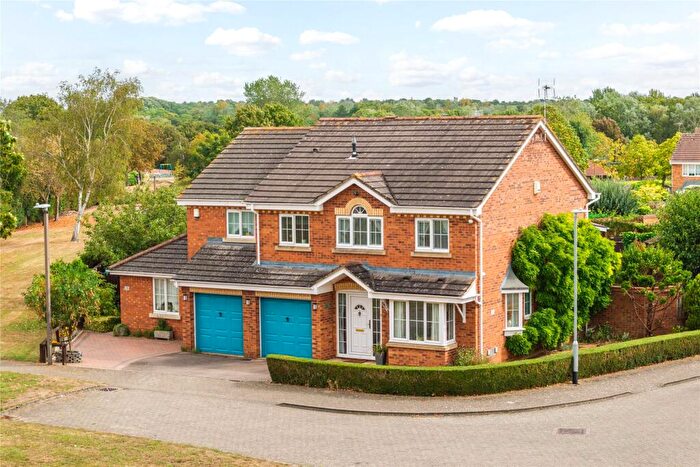 5 Bedroom Detached House For Sale In Muddiford Lane, Furzton, Milton Keynes, Buckinghamshire, MK4