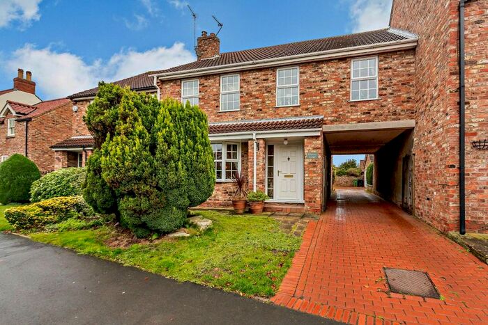 5 Bedroom Town House For Sale In Common Road, Dunnington, York, YO19