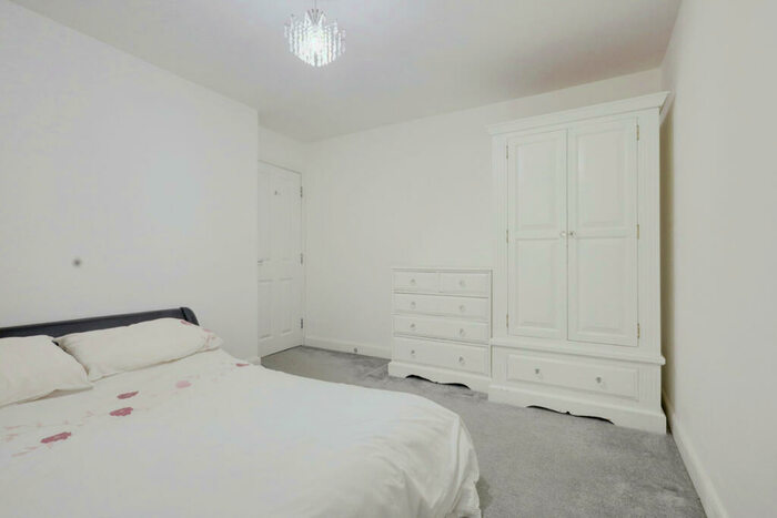 Studio To Rent In The Oaks, Benfleet, SS7