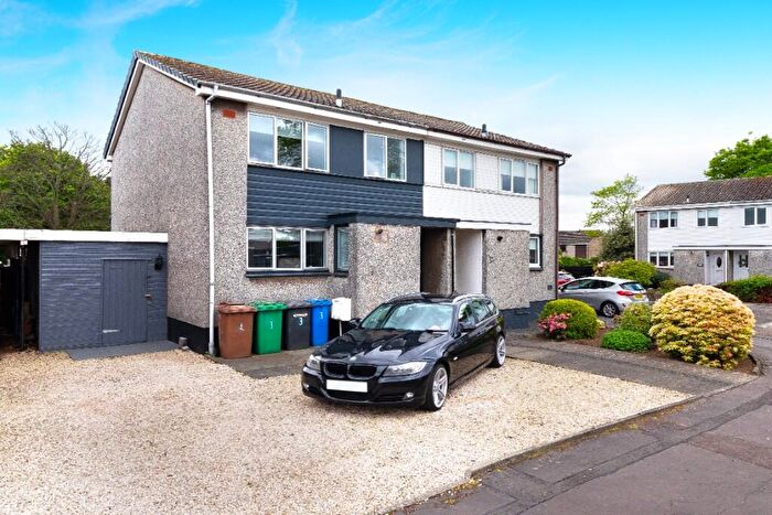 3 Bedroom Semi-Detached House For Sale In Markfield Road, KY11