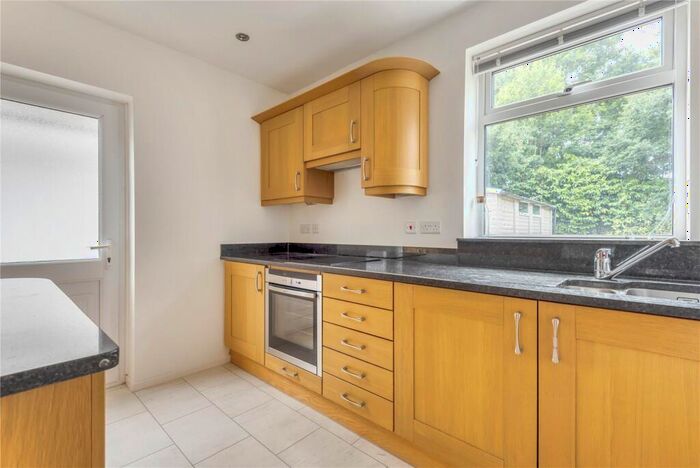 3 Bedroom Detached House To Rent In Froxfield Avenue, Reading, RG1
