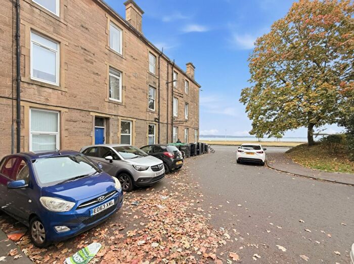 2 Bedroom Flat For Sale In / Lower Granton Road, Granton, Edinburgh, EH5