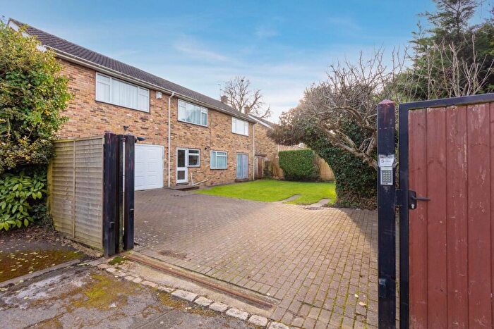 5 Bedroom Detached House For Sale In The Points, Maidenhead, SL6