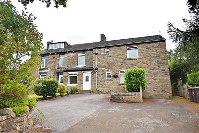 3 Bedroom Semi-Detached House For Sale In Hayfield Road, New Mills, High Peak, SK22