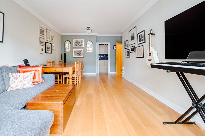 2 Bedroom Flat To Rent In Folgate Street, London, E1