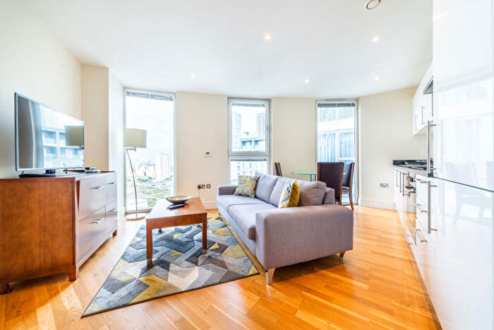 1 Bedroom Flat To Rent In Quadrant Walk, Canary Wharf, E14