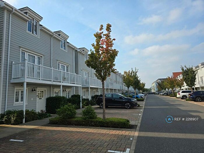 4 Bedroom Terraced House To Rent In Champlain Street, Reading, RG2