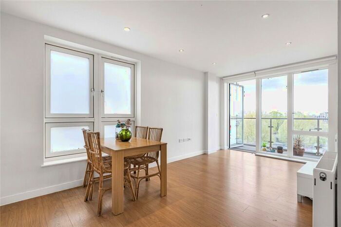 2 Bedroom Apartment To Rent In Boulcott Street, Limehouse, London, E1