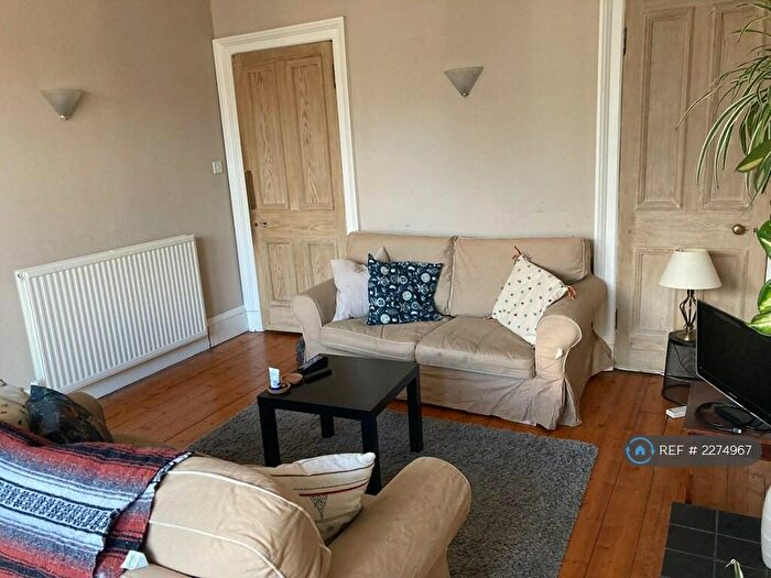 2 Bedroom Flat To Rent In Comely Bank Avenue, Edinburgh, EH4