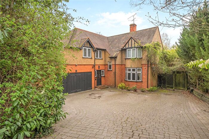 5 Bedroom Detached House For Sale In Barkham Road, Wokingham, Berkshire, RG41