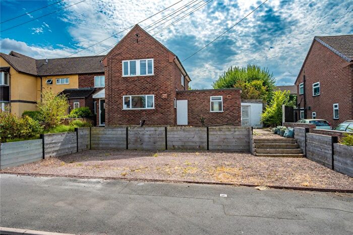 3 Bedroom Semi-detached House For Sale In Salwarpe Road, Bromsgrove, Worcestershire, B60