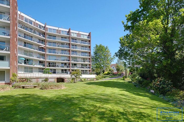 2 Bedroom Apartment For Sale In Sandbourne Road, Viewpoint, BH4