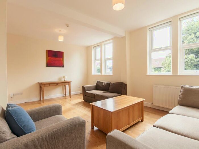 5 Bedroom Town House To Rent In Fairacres Road, Iffley Fields, OX4