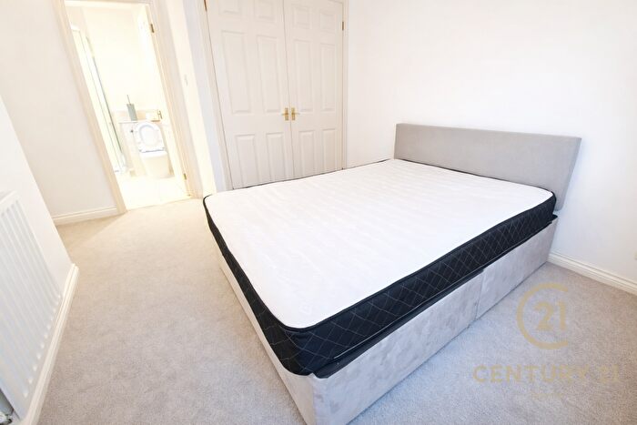 3 Bedroom Apartment To Rent In Glenbuck Road Surbiton, KT6