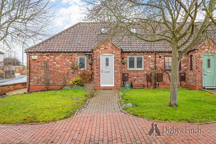 3 Bedroom Semi-Detached House For Sale In Cropwell Manor Court, Cropwell Bishop, NG12