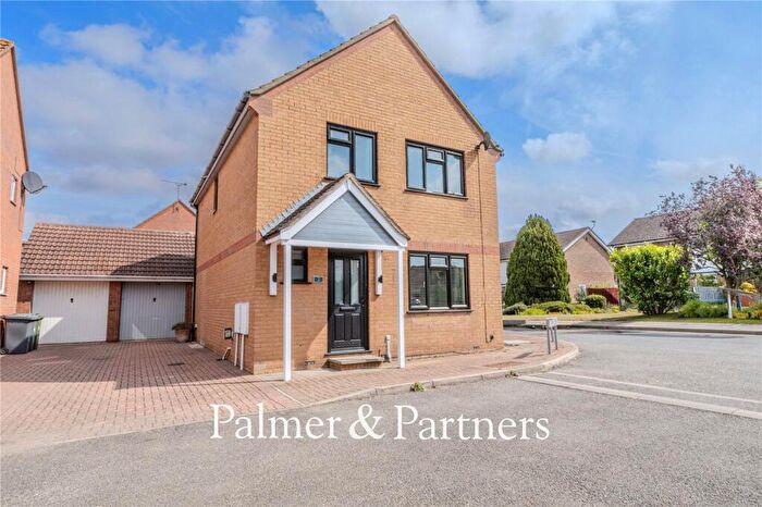 3 Bedroom Detached House For Sale In Eastland Court, Trimley St. Mary, Felixstowe, Suffolk, IP11