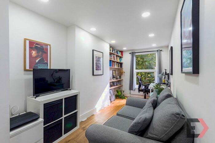 1 Bedroom Flat To Rent In Gipsy Road, London, SE27