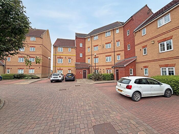 2 Bedroom Flat For Sale In Breakwater House, Fleet Avenue, Hartlepool, TS24
