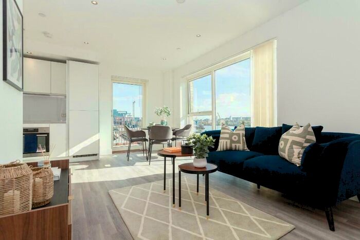 2 Bedroom Flat To Rent In Thames Road, London, E16