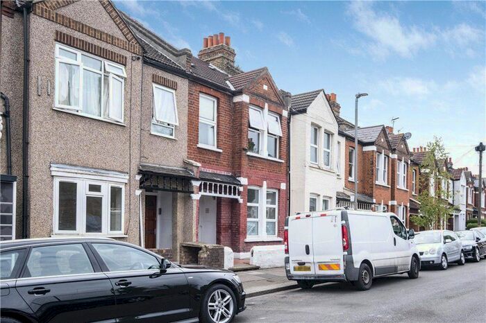 2 Bedroom Flat To Rent In Fernthorpe Road, London, SW16