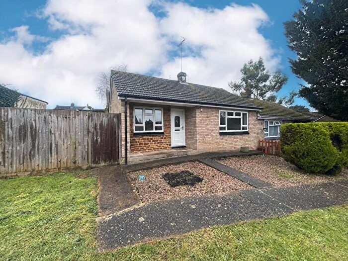 2 Bedroom Semi-Detached Bungalow For Sale In Sunnyside, Wootton Village, Northampton, NN4