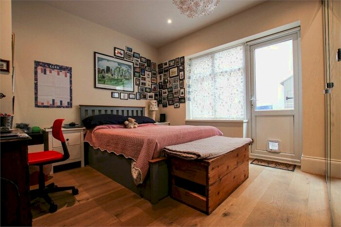 1 Bedroom Flat To Rent In - Belmont Road, Wallington, SM6