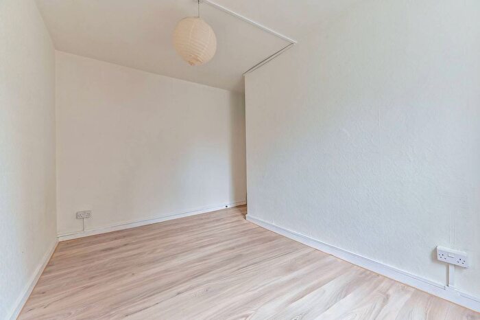 1 Bedroom Flat To Rent In Wolcott House, Somers Town, London, NW1