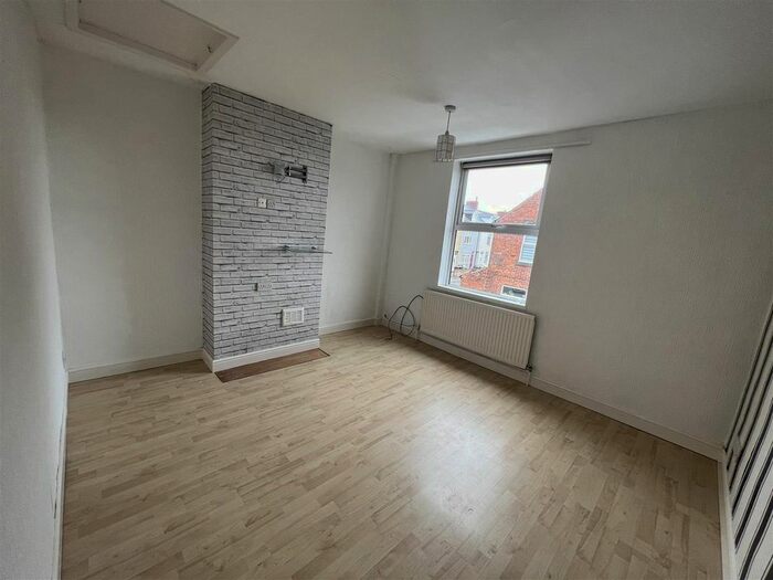 2 Bedroom Property To Rent In Queen Street, Hucknall, Nottingham, NG15