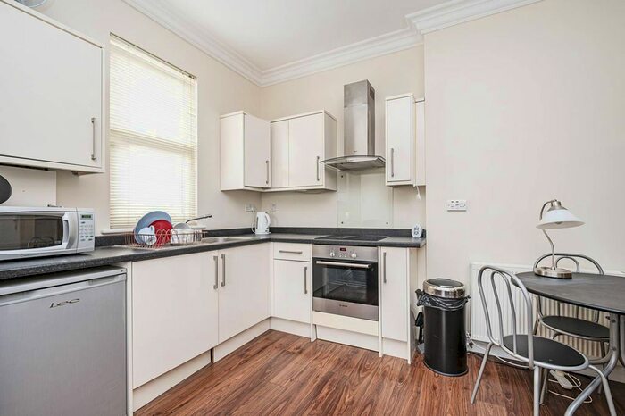 Studio To Rent In High Road, Stamford Hill, London, N15