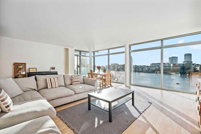 2 Bedroom Apartment For Sale In The Montevetro Building, Battersea Church Road, SW11