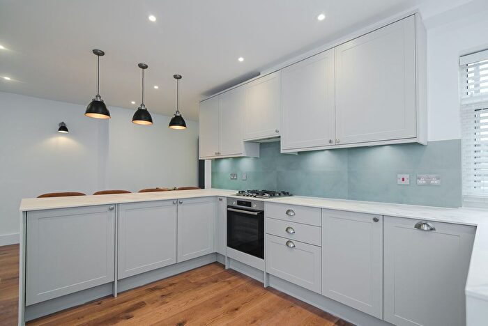 2 Bedroom Flat To Rent In Killarney Road, Earlsfield, SW18