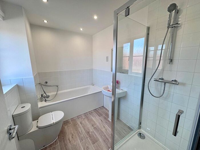 2 Bedroom Apartment To Rent In Lodge Grove, Fairham, NG1