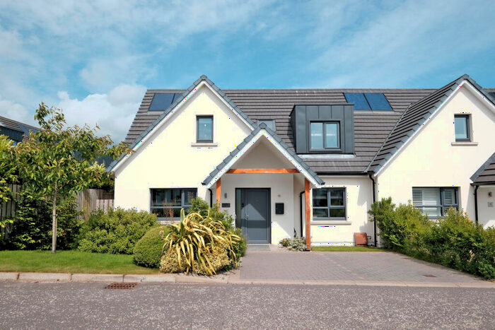 3 Bedroom Semi-Detached House For Sale In Pinewood Gardens, Hazelwood, Aberdeen, AB15