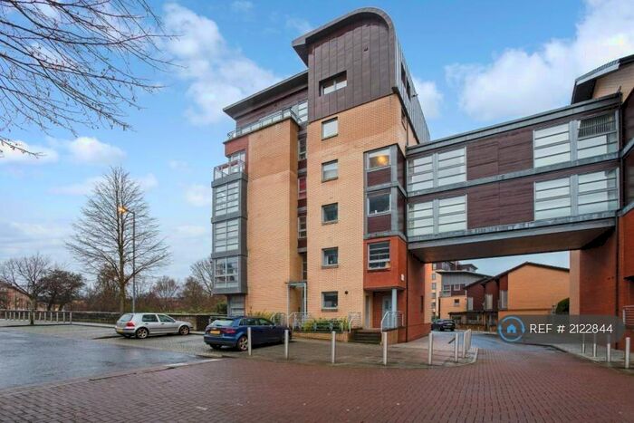 2 Bedroom Flat To Rent In Errol Gardens, Glasgow, G5